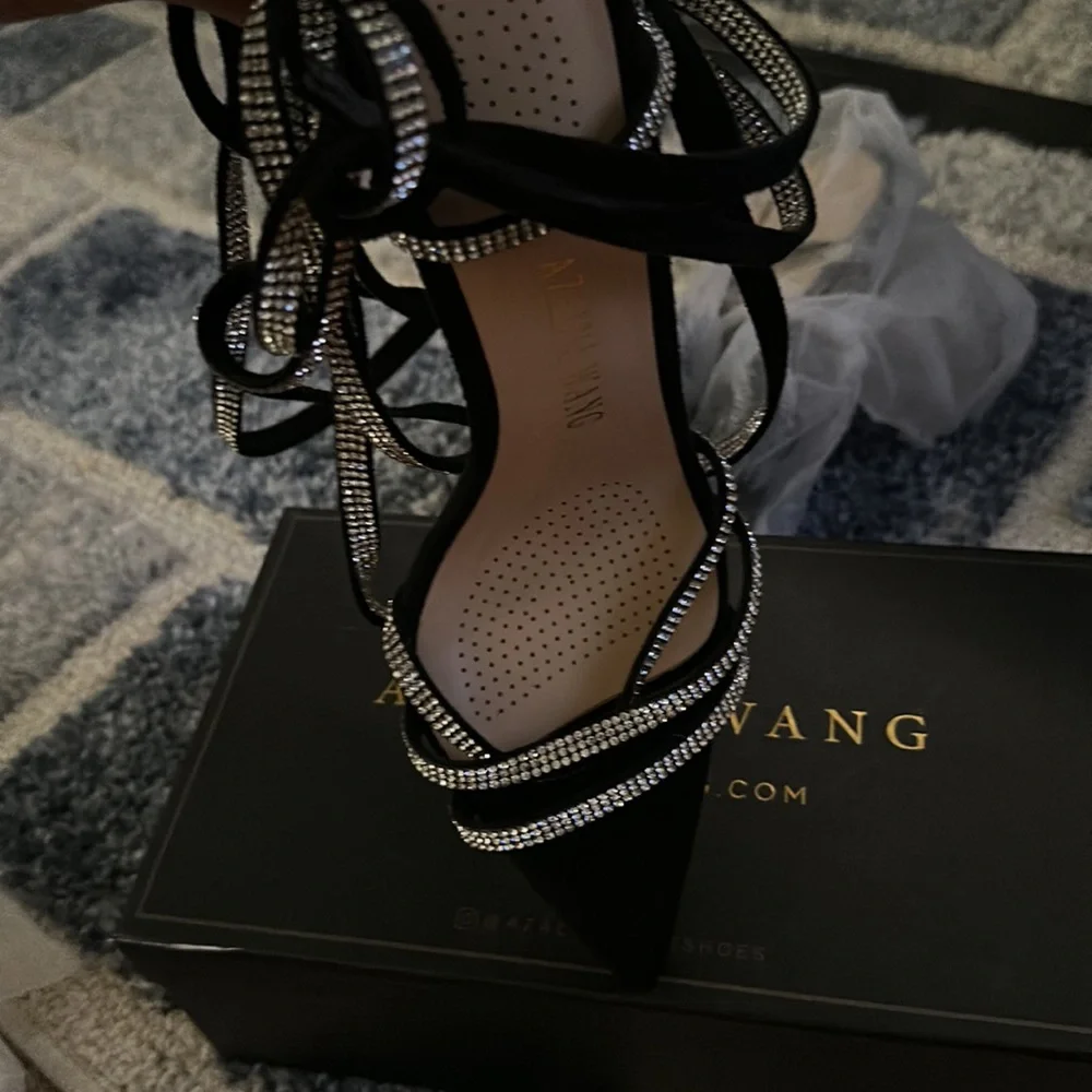 Heels - Picture 3 of 4